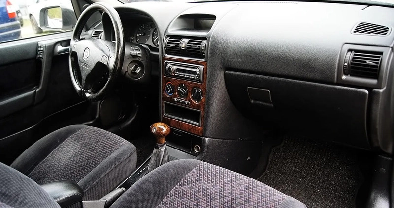 Opel Astra cena 6500 przebieg: 216000, rok produkcji 1999 z Szczecin małe 781